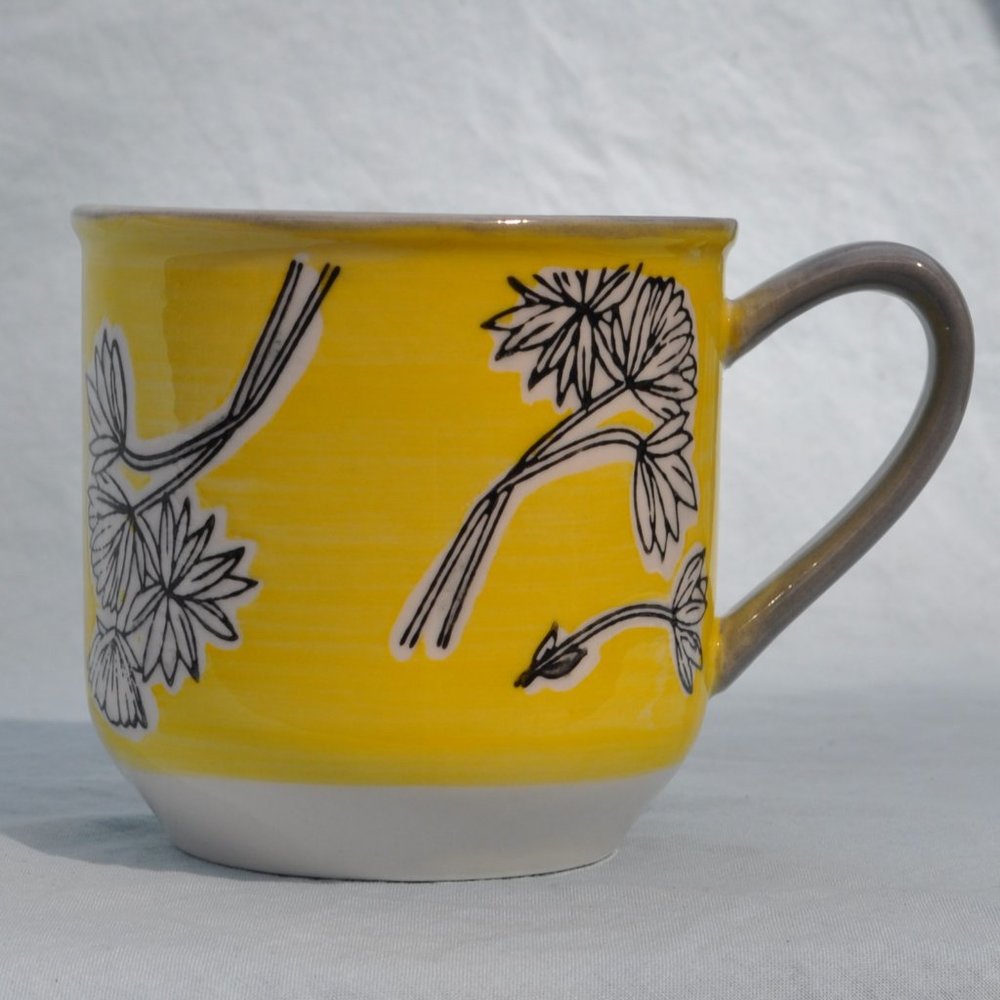 🐸 11 oz yellow gold floral Baum Couleur mug (w585)